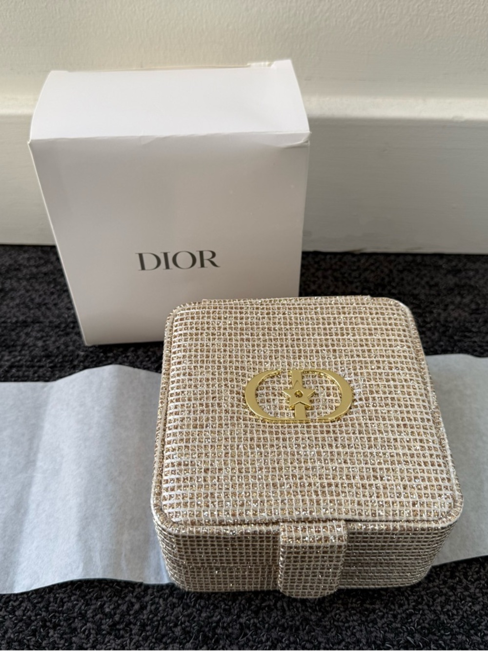 Dior Beauty Holiday Gold Jewelry Case - Picture 5 of 7